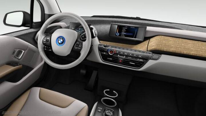 BMW i3 2013 dashboard